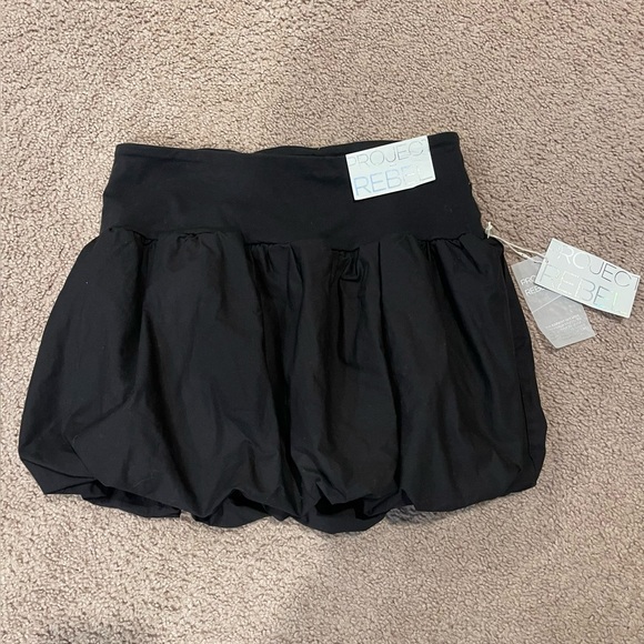 PROJECT REBEL Bubble Hem Mini Pleated Skirt - Picture 3 of 10